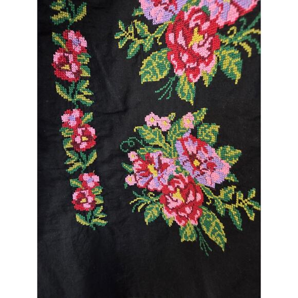 Royal Moda Black Cross-Stitch Floral Embroidered Boho Peasant Blouse, Size Large - Picture 6 of 11